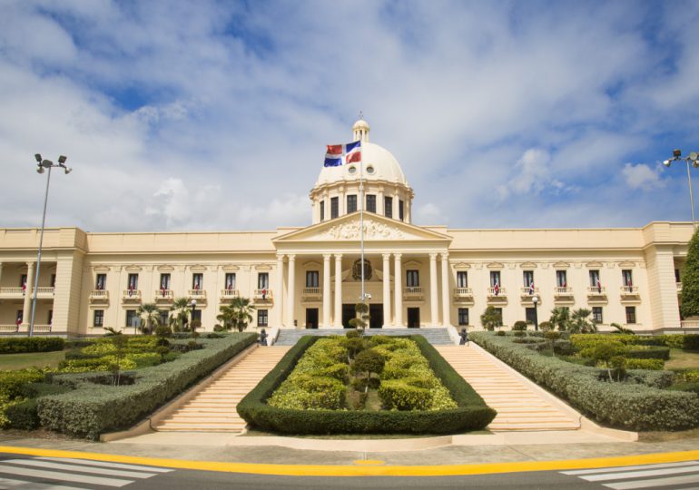 Presidente Abinader encabezará homenaje a la Bandera en el Palacio Nacional