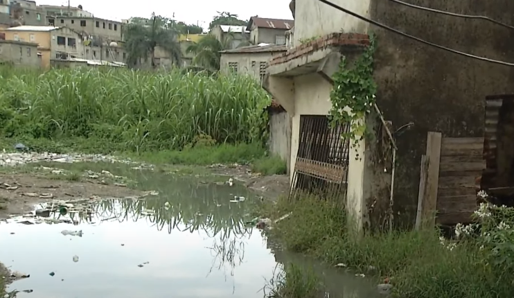 Lluvias Por Vaguada Dejan Inundaciones En El Gran Santo Domingo