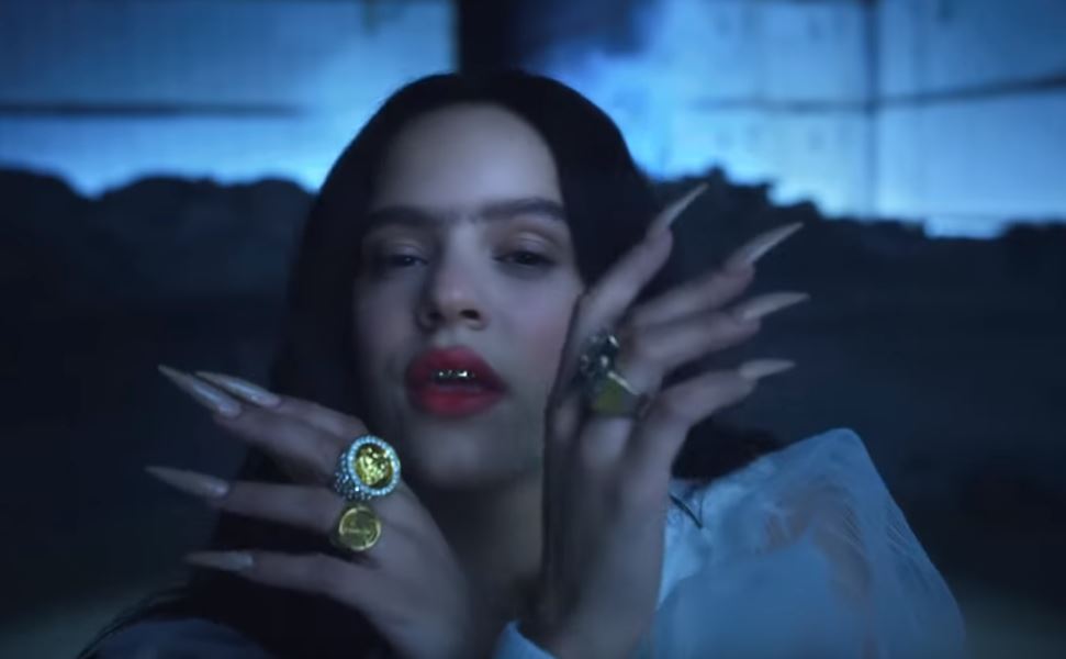 Rosalía rapea en una nueva canción, la cruda y agresiva "A palé"