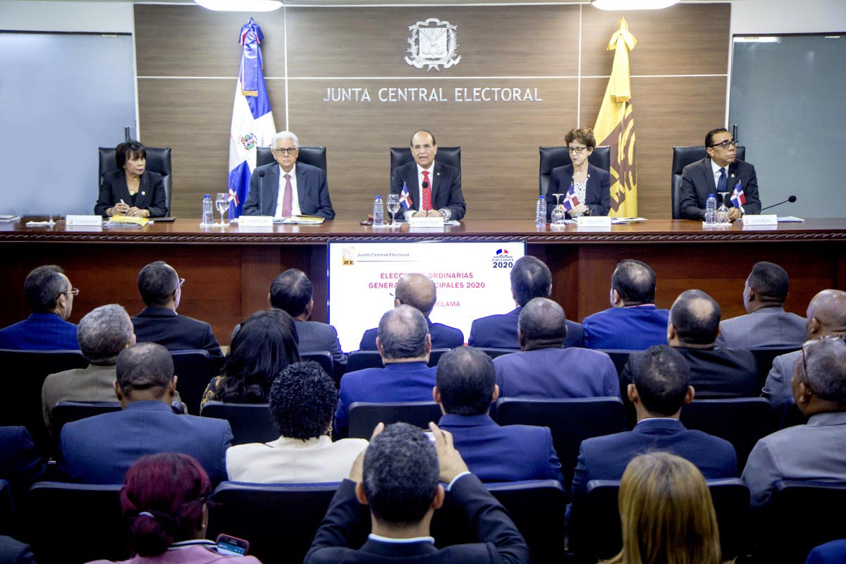 JCE propone conteo manual y voto automatizado para elecciones municipales 2020