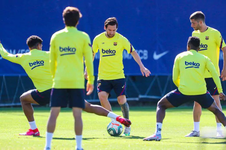 Messi vuelve a entrenarse con el grupo para preparar el partido de Mallorca