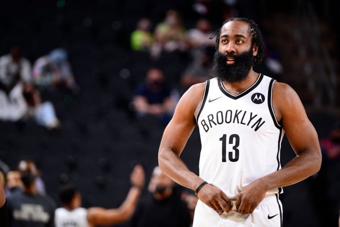 Nets tumban a Lakers en un duelo deslucido sin Durant y Davis