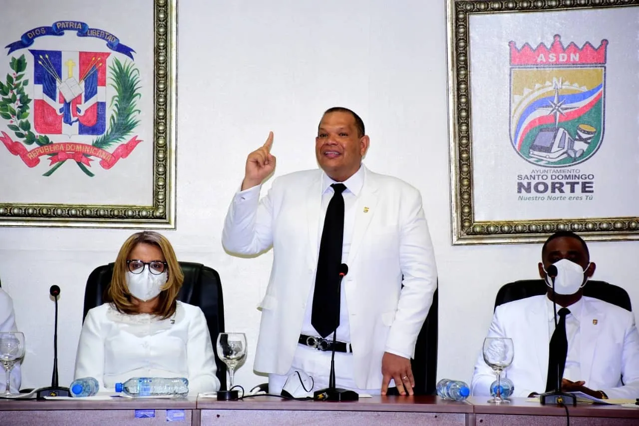 Alcalde de SDN presenta logros en su primer año de gestión