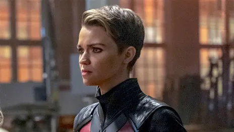 Ruby Rose dice que abandonó «Batwoman» porque fue maltratada en el rodaje