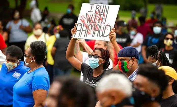Arranca en EEUU el juicio contra acusados de perseguir y matar afroamericano