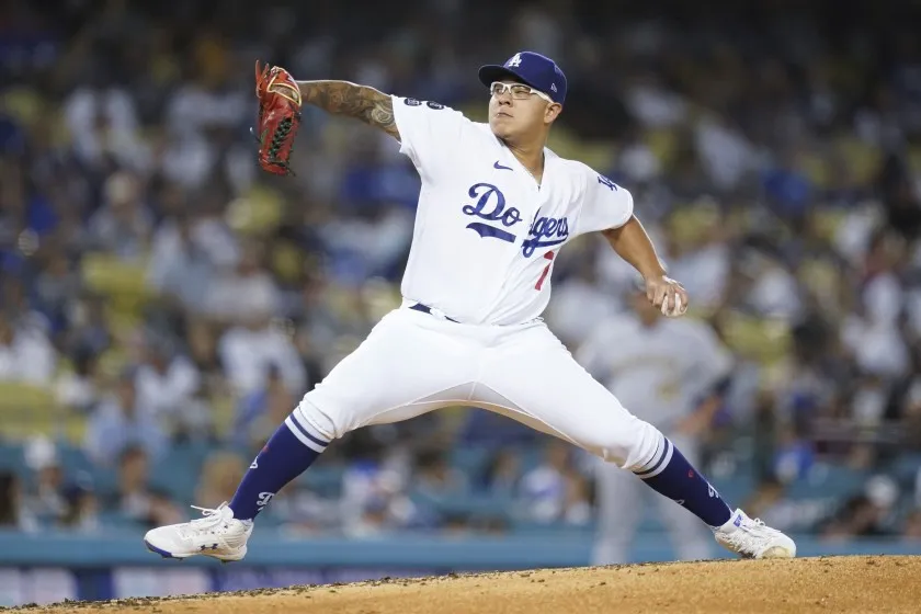 Julio Urías lo hace todo bien con su brazo poderoso