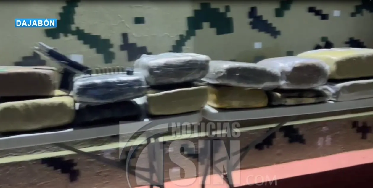 Ejército decomisa 24 pacas de droga en Dajabón
