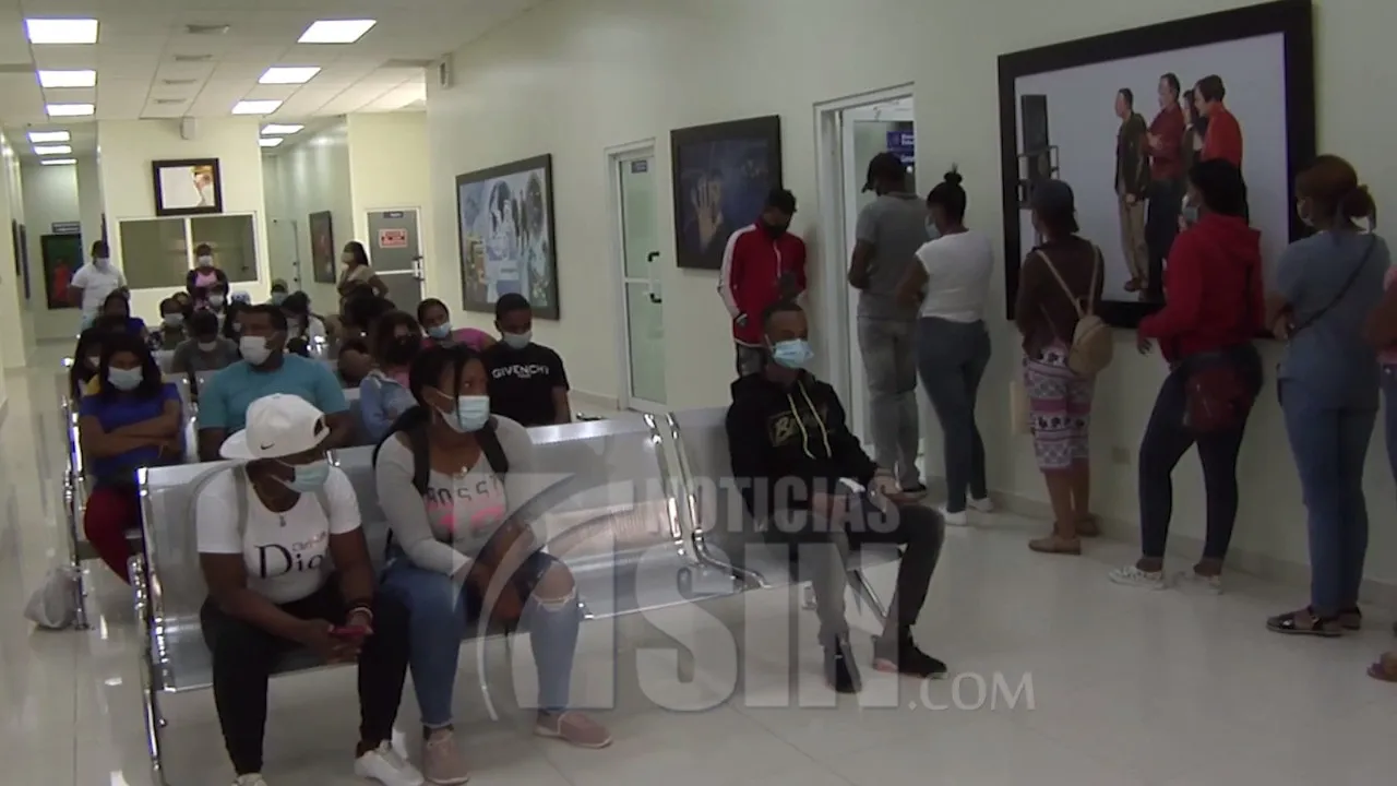 Cientos se inscriben en semestre de la UASD en San Juan