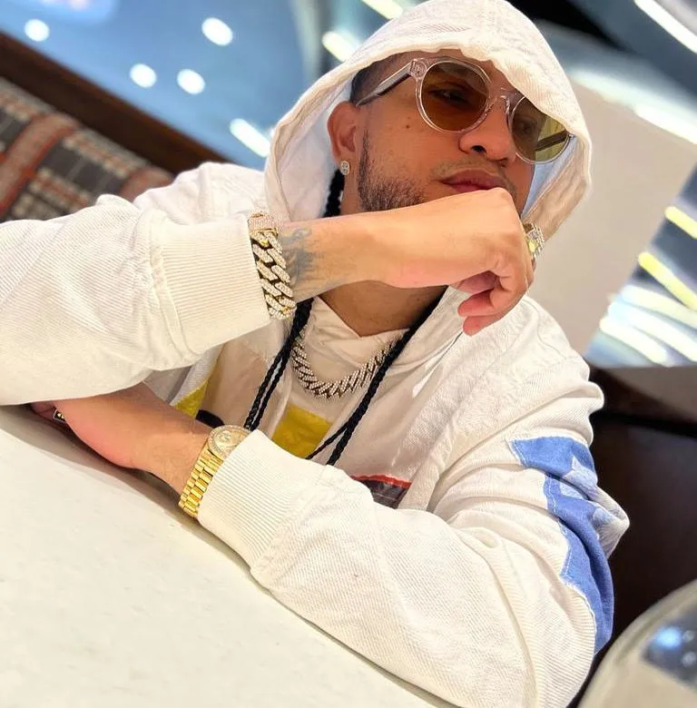 Mozart La Para inicia el 2022 con éxitos en HTV y Billboard