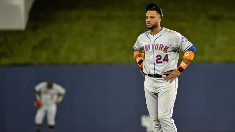 Hoy Robinson Canó juega primera base con los Mets