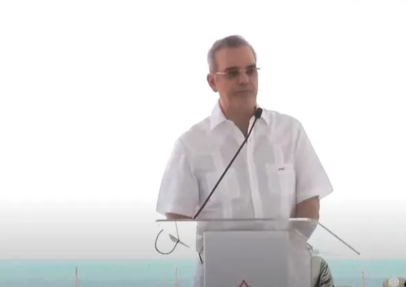 Abinader da primer palazo para construcción del Puerto de Cabo Rojo, Pedernales