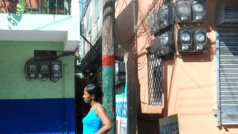 Protestan por apagones de hasta 13 horas en Buenas Vista I, SDN