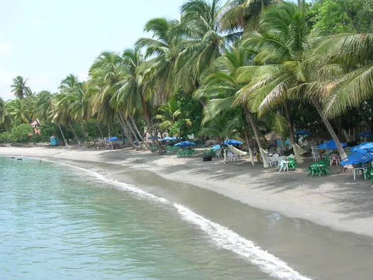 Abinader deja iniciados los trabajos de mejoramiento de infraestructura en playa Palenque