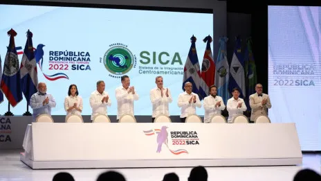 Abinader aboga por unidad regional para enfrentar problemas trasnacionales al inaugurar la Cumbre del SICA