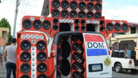 Prohíben fiestas al aire libre, competencias de música y los «teteos»