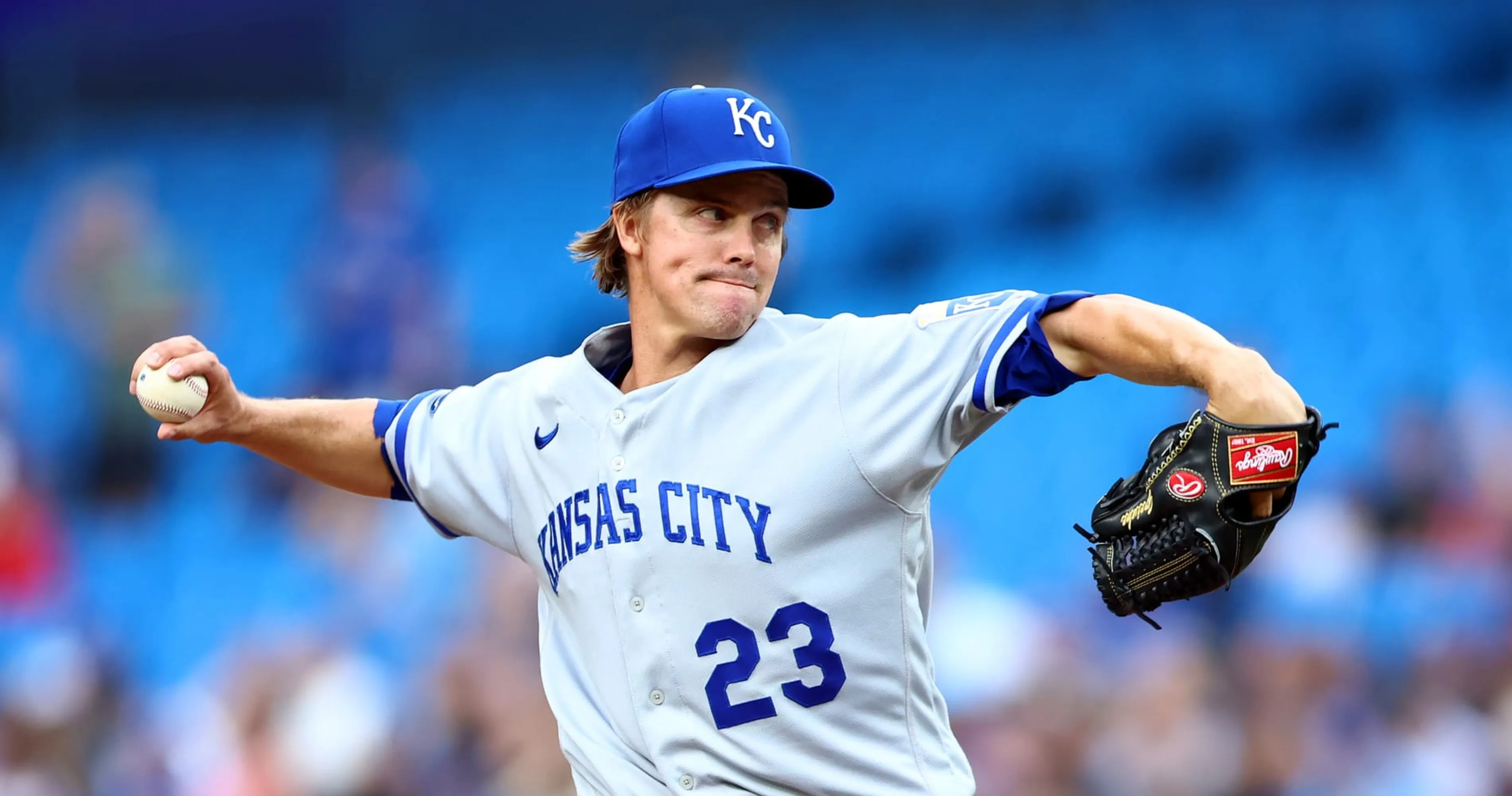 Zack Greinke regresa con los Reales para su temporada número 20