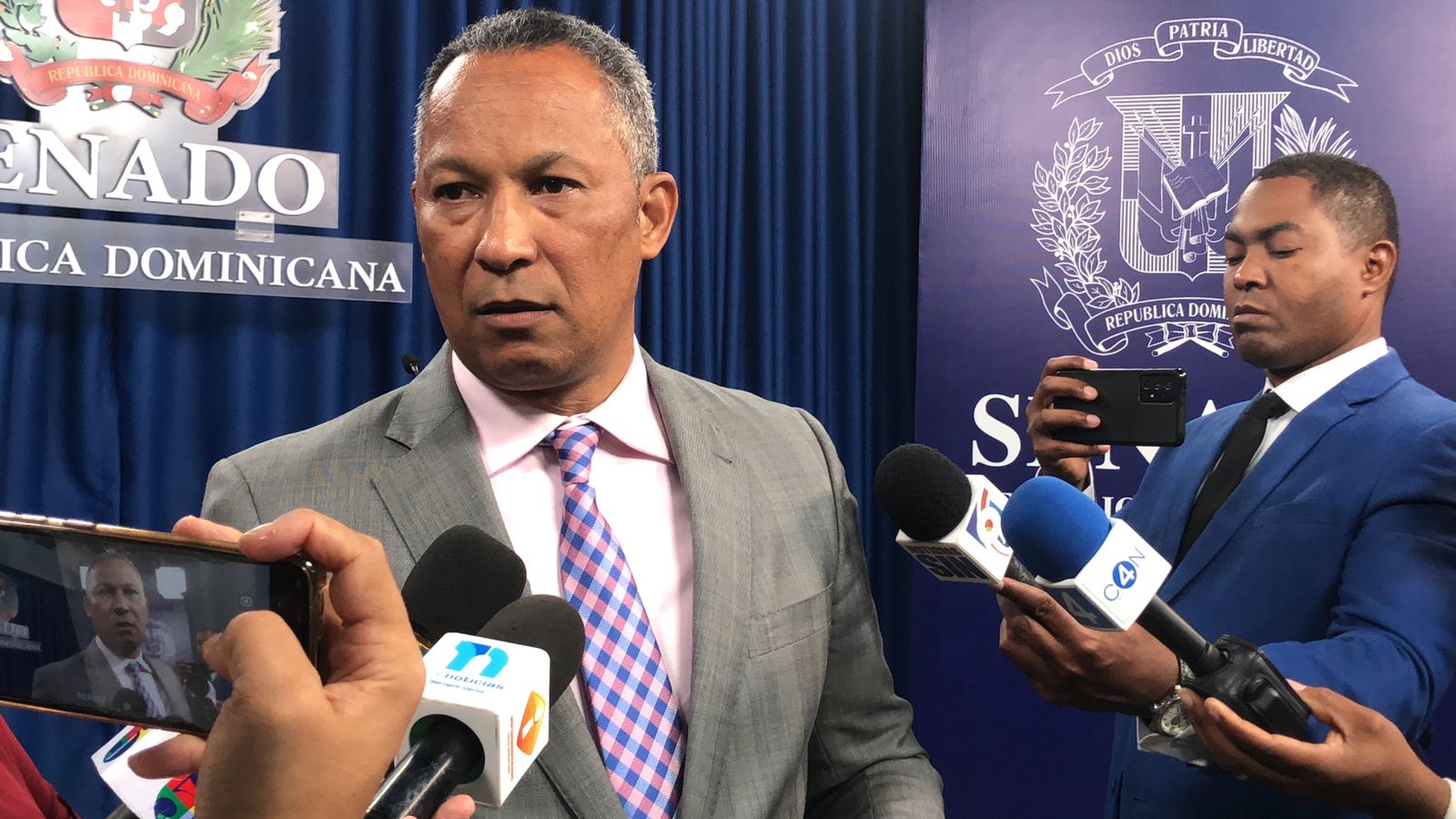 Senador Dionis Sánchez dice apoya voto y escrutinio sean manual en elecciones 2024