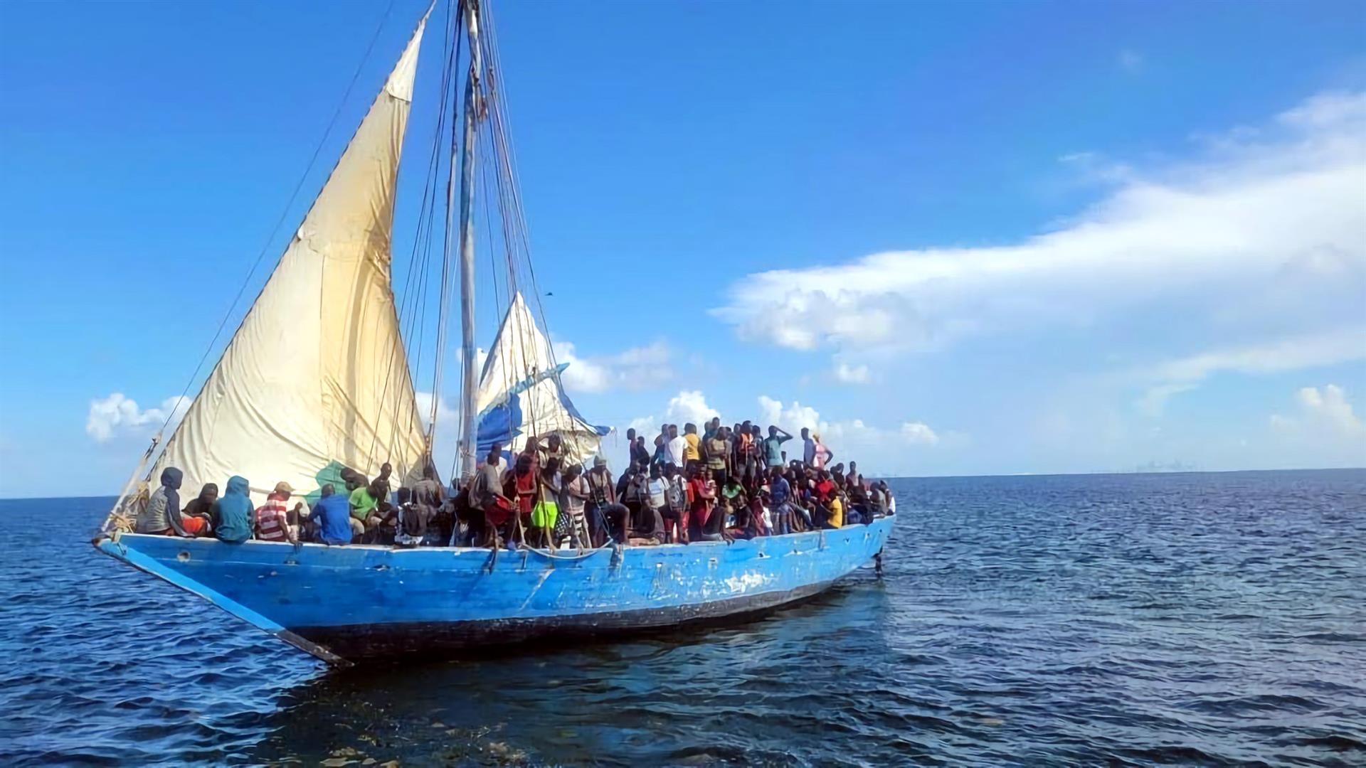 Interceptan una embarcación con más de 200 migrantes en Islas Turcas y Caicos