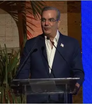 Abinader: “A nadie le agrada que lo critiquen, pero una prensa crítica es garantía para que haya un buen gobierno”