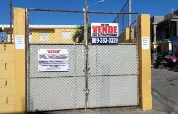 Escuela cerrada por falta de pago vuelve a operar tras acuerdo de Educación con dueños del local
