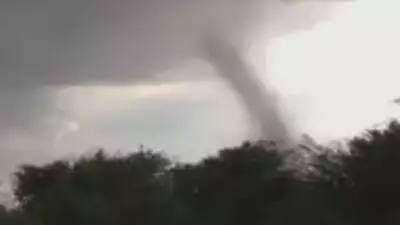 Reportan la formación de una tromba en el Lago Enriquillo