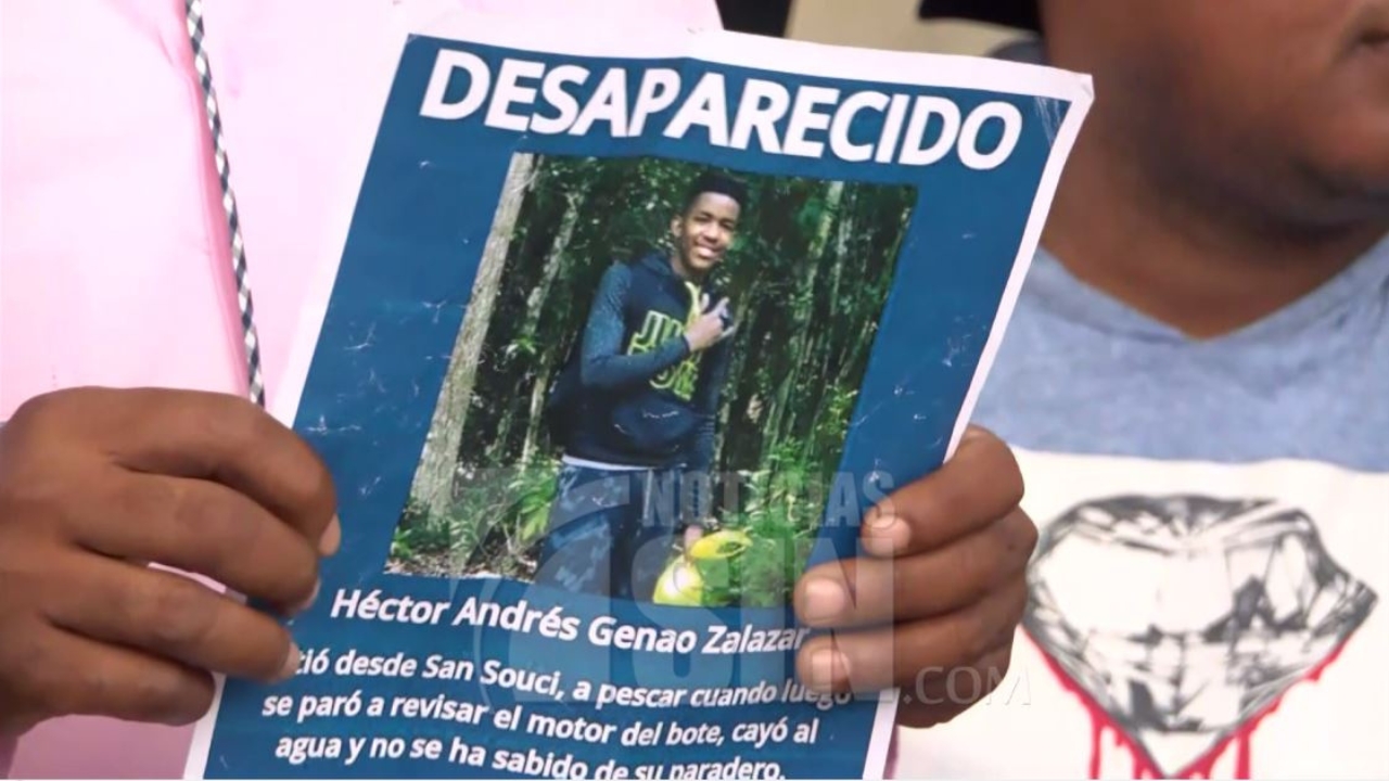 Devastada familia de adolescente que tiene un mes desaparecido en alta mar