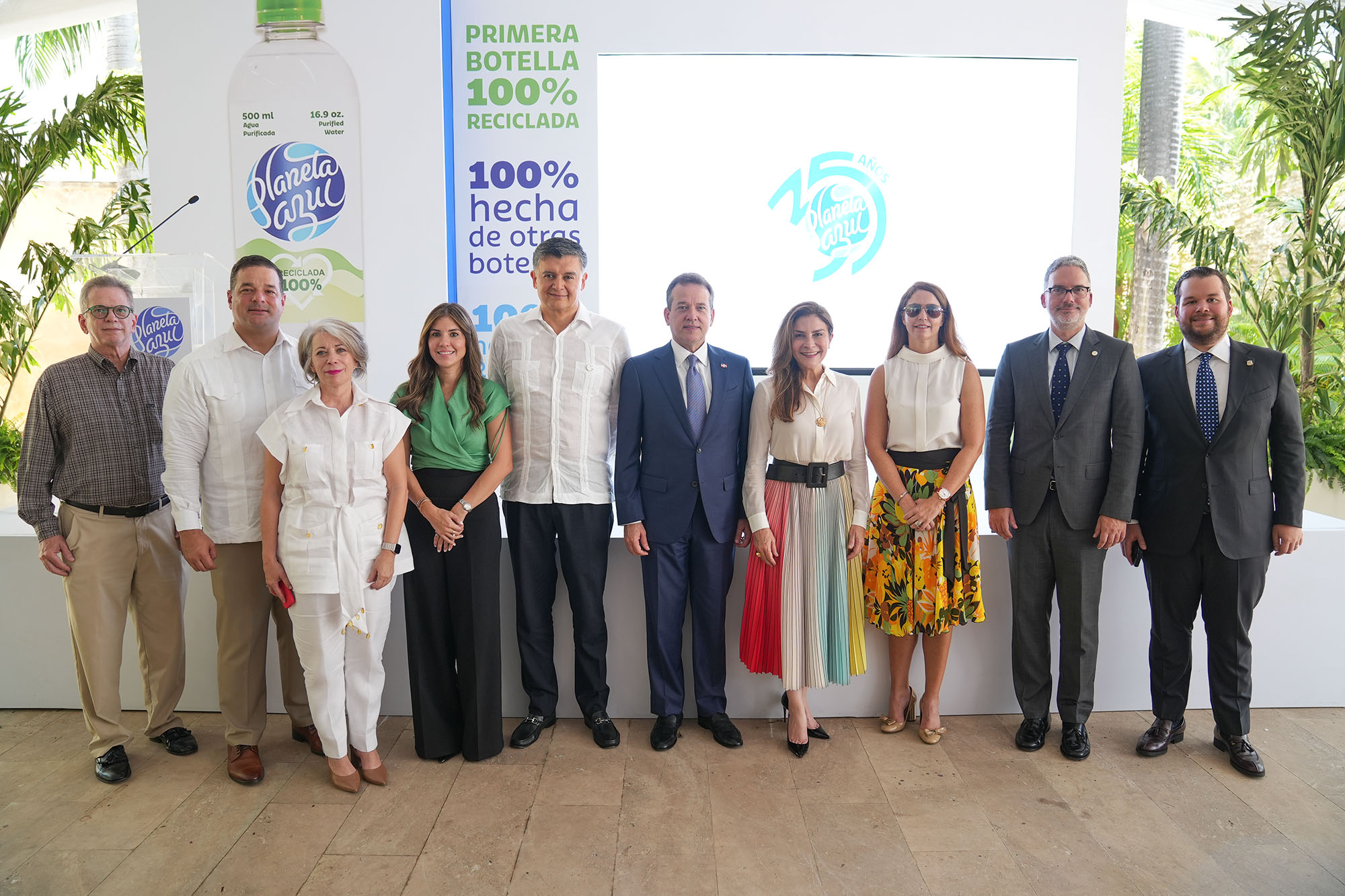 Planeta Azul lanza primera botella con material 100% reciclado