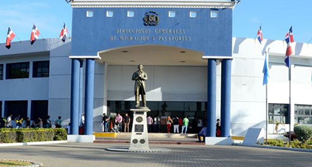 Migración anuncia cambios en "Certificación de Permiso Salida de Menor" en la tasa de pago en Banco Reservas
