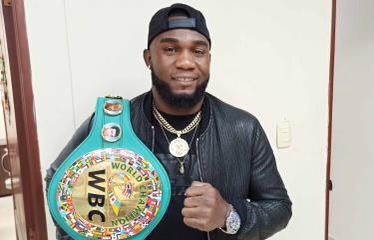 Carlos "Caballo Bronco" Adames defenderá su corona mundial contra el ex doble campeón mundial Julián Williams