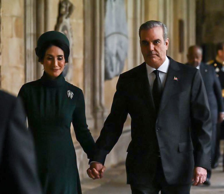 Abinader: primer presidente dominicano en asistir a una ceremonia de coronación de un Monarca