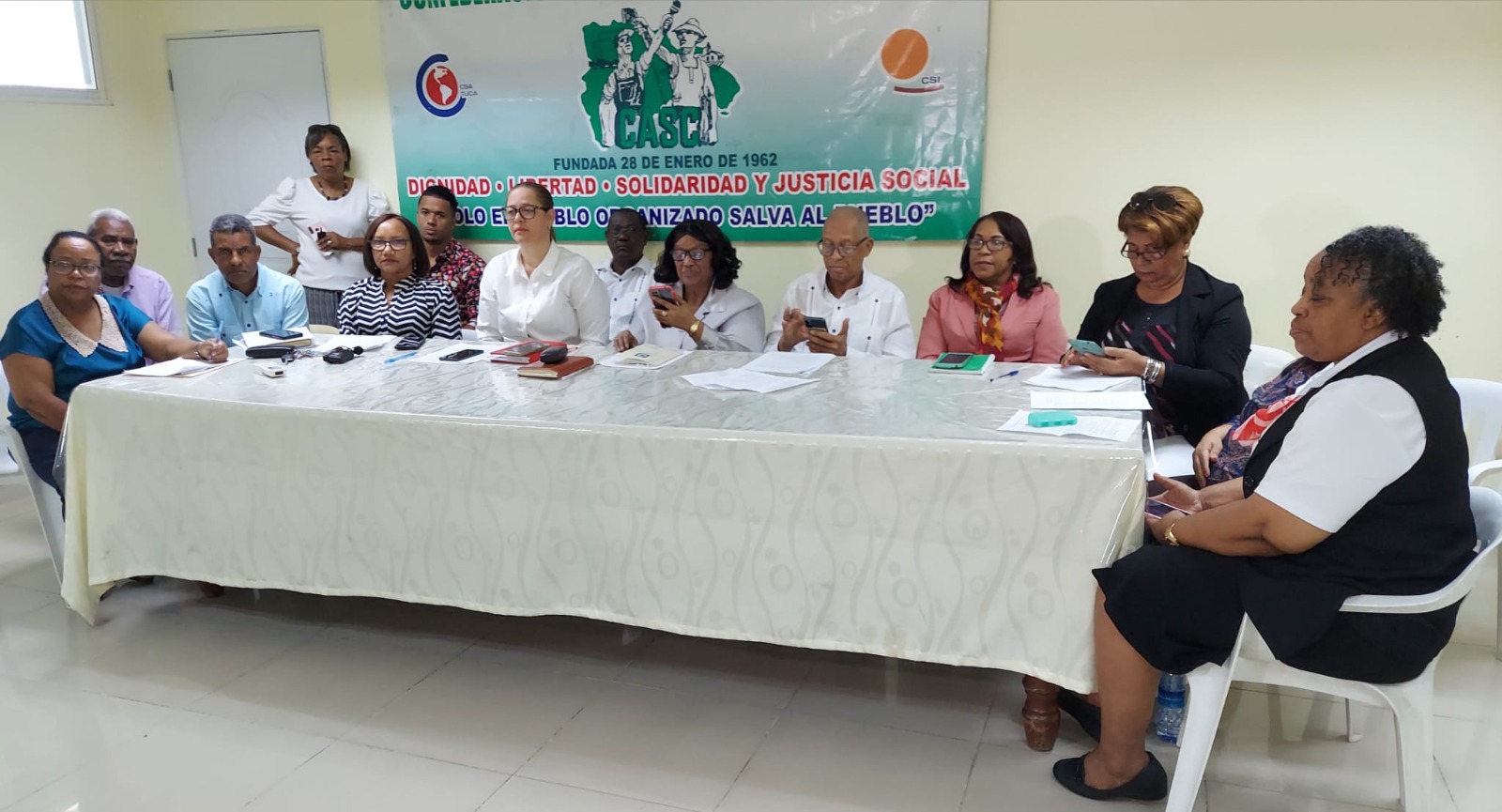 Gremios de la salud anuncian paro de labores si no cumplen con demandas de reivindicaciones