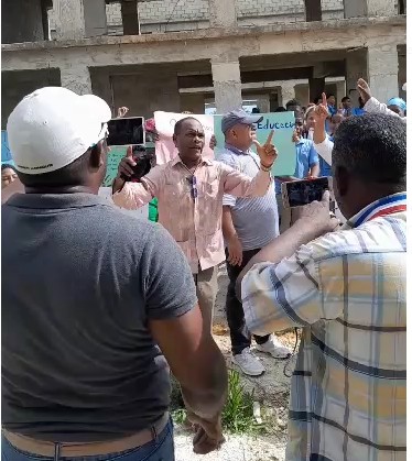 "Queremos liceo", claman terminación de escuela en la Ceiba del Salado, provincia La Altagracia