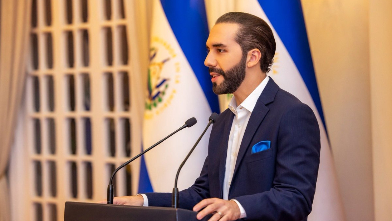 Bukele inscribe precandidatura presidencial para 2024