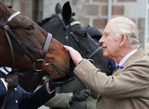 Carlos III irá a caballo en su primer cumpleaños oficial como rey británico