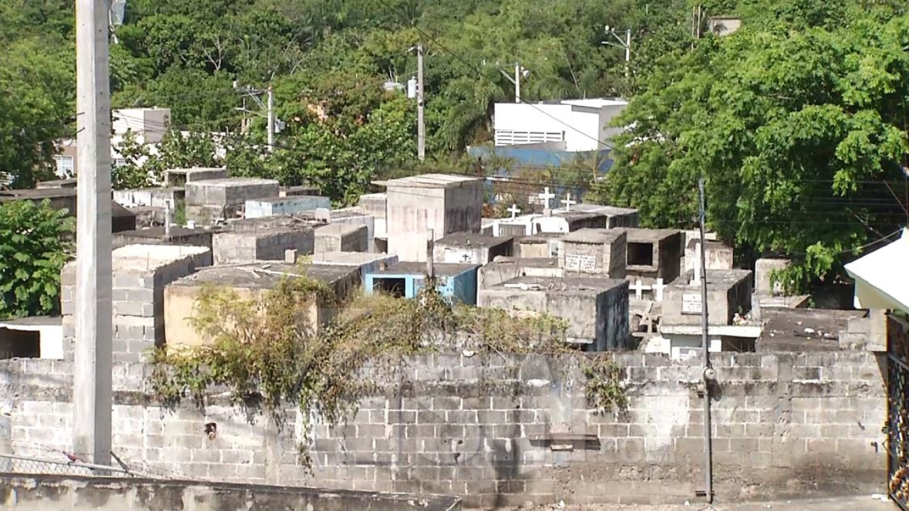Cementerio en Haina a punto de quedarse sin espacio