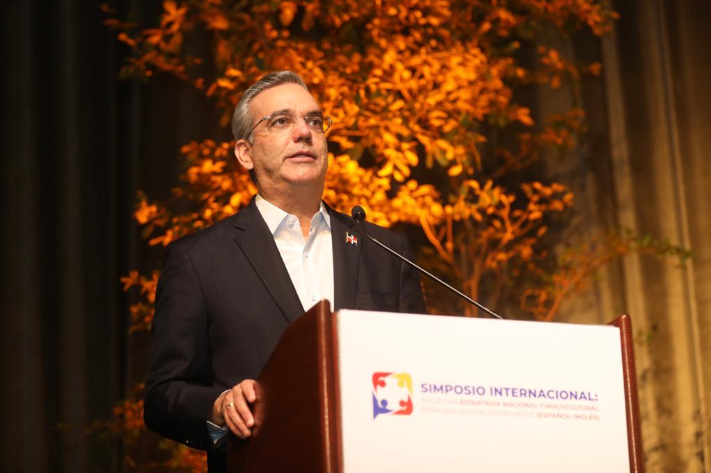 Abinader dice es impostergable que el país se plantee la meta de ser bilingüe
