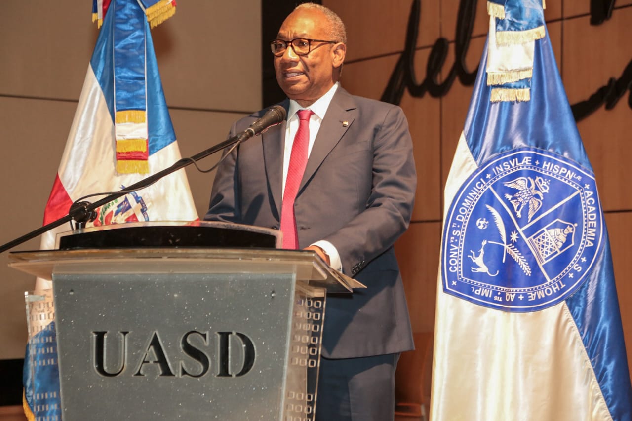 Rector UASD anuncia proceso de renovación en la Academia