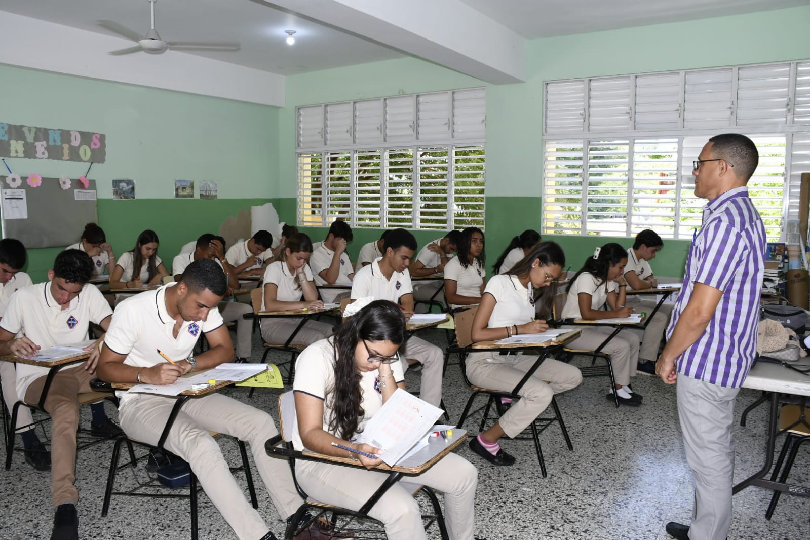El 90% de estudiantes asiste a pruebas nacionales, dice Minerd