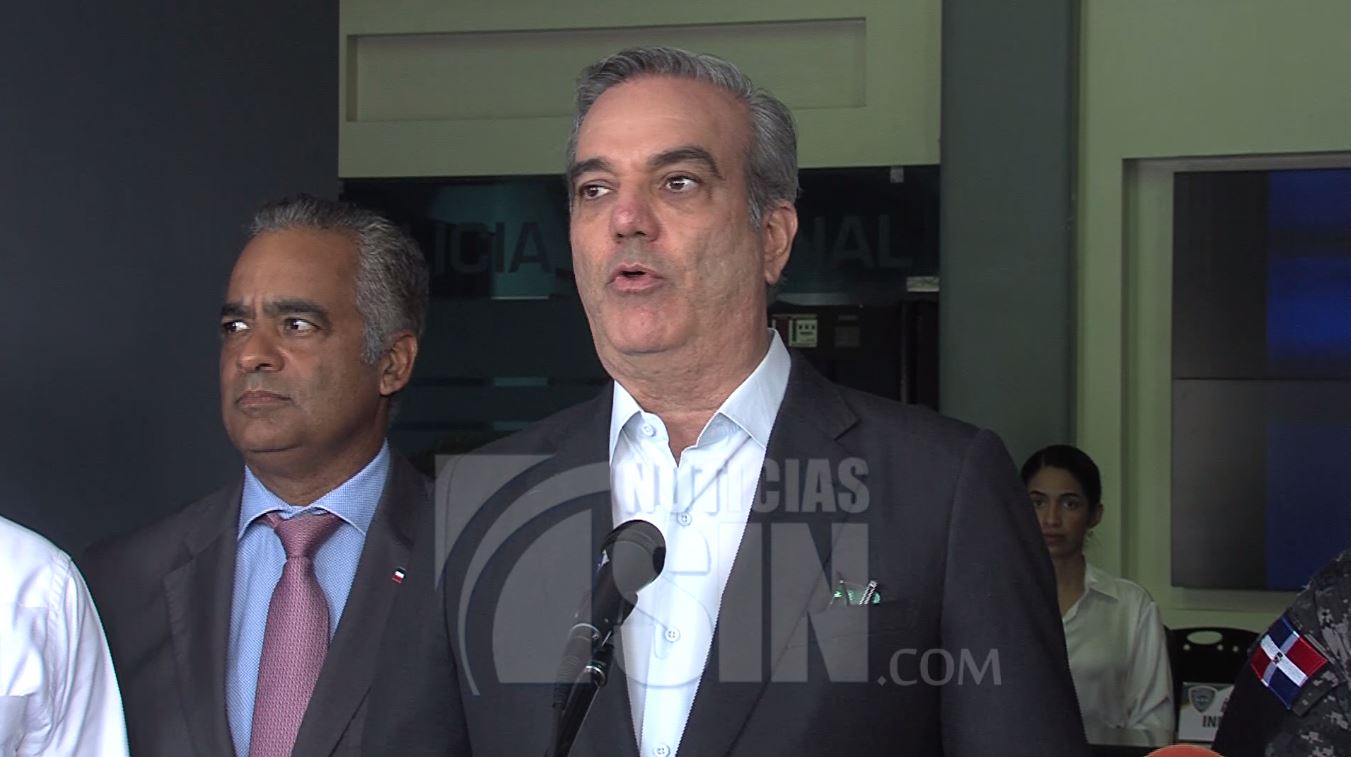 Presidente Abinader admite problema de planificación en Pasaportes; indicó que hubo una falta de previsión