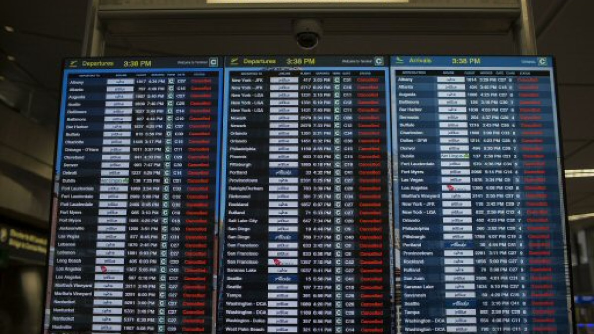 Más de 6.000 vuelos sufren cancelaciones o retrasos en EE.UU. por las fuertes tormentas