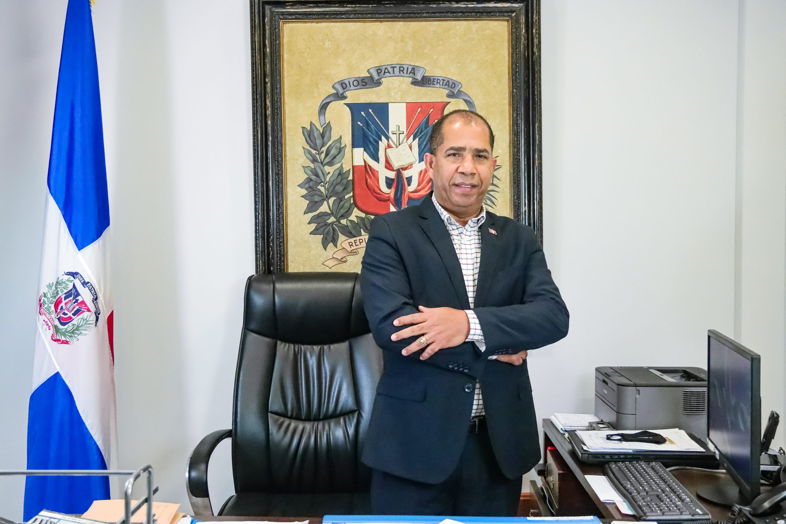 Mirex espera informe de España sobre cónsul dominicano que chocó tras conducir supuestamente alcoholizado