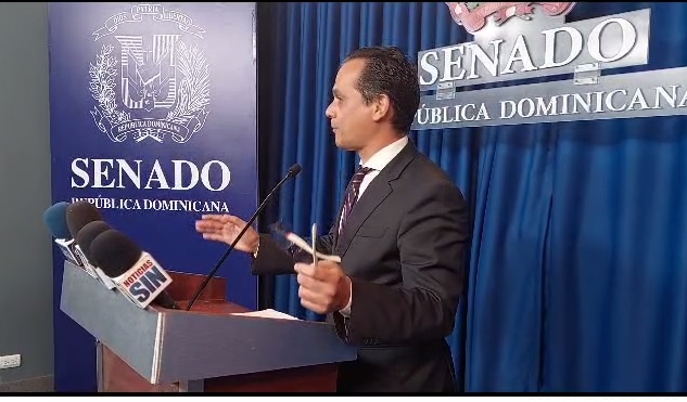 Abinader es un cínico y sabe lo que ha pasado en Pasaportes, afirma el PRD