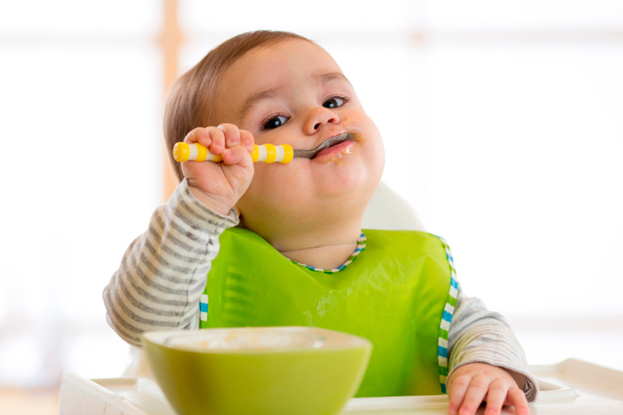 Alimentación complementaria del bebé: qué, cómo y cuándo