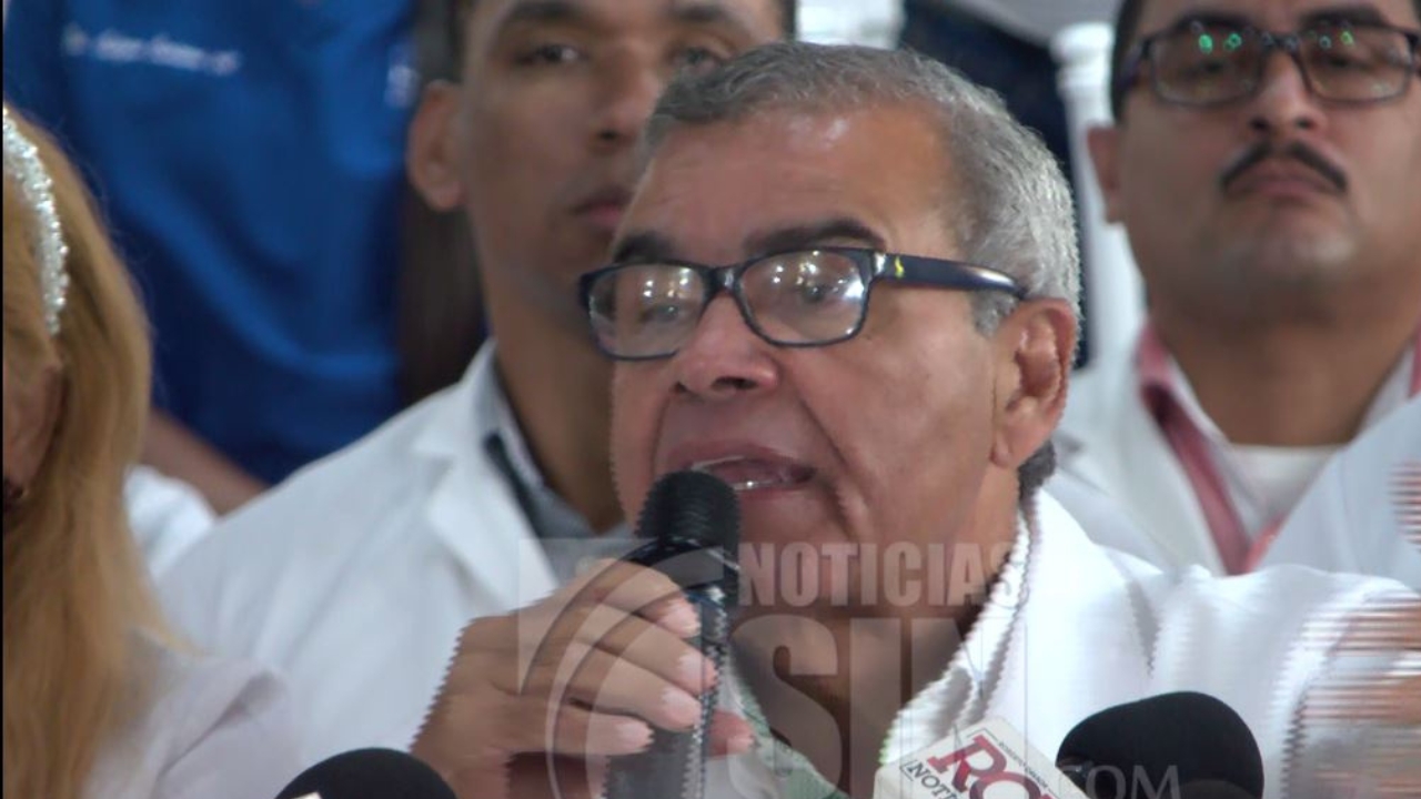 Colegio Médico dice que gobierno será responsable de que el paro se efectué o no