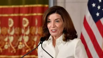 Nueva York presiona a Biden para suprimir tapón de permisos de trabajo a inmigrantes
