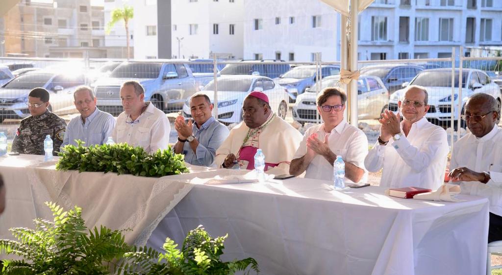 Donan terrenos para construcción de templo y centro católico en Pueblo Bávaro