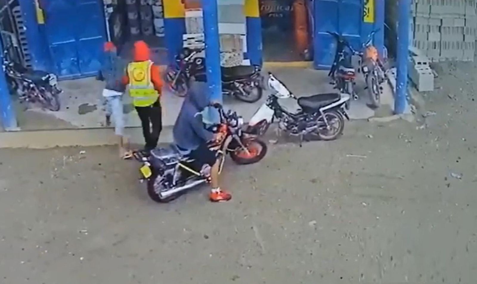 Conductor de camión frustra asalto a ferretería en Pimentel