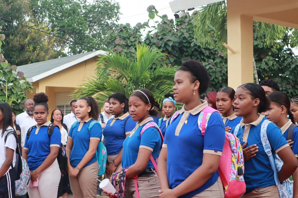 Dan formal inicio a año escolar en Monte Plata