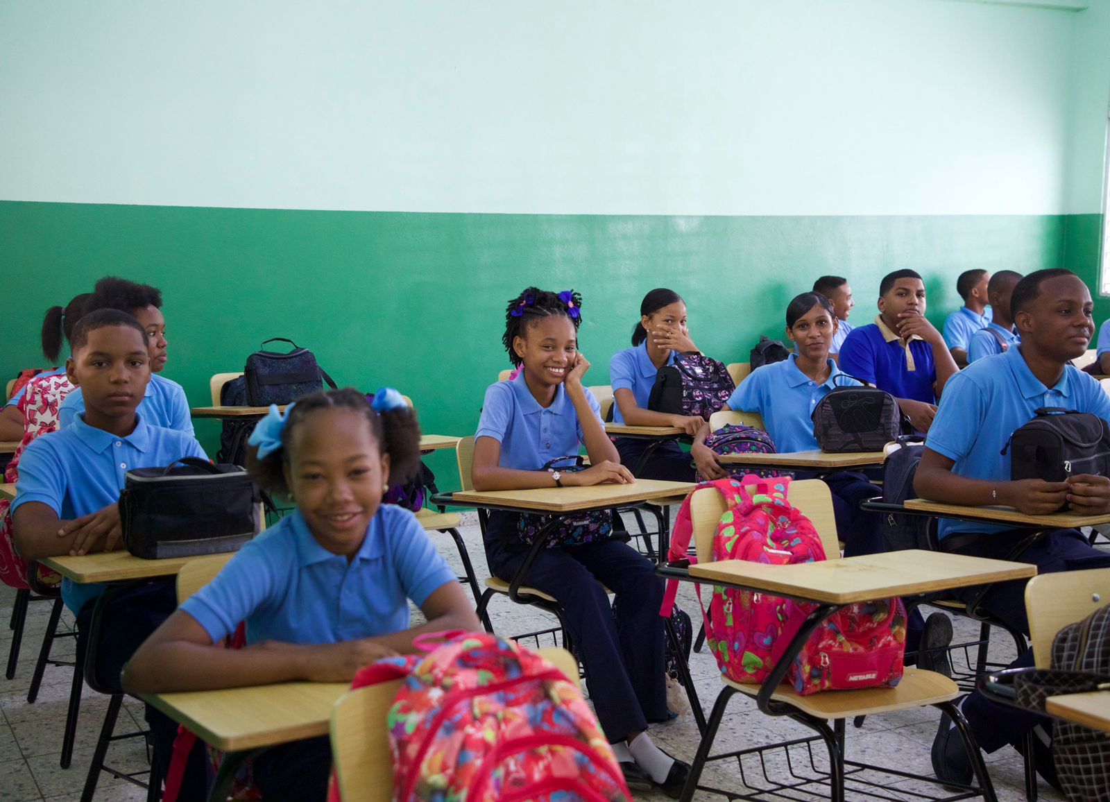 Sin todos los libros de texto, Abinader deja iniciado el año escolar