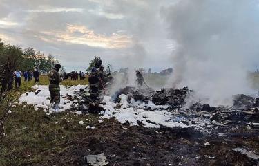 Rescatan ocho cadáveres en lugar del siniestro de avión en Rusia